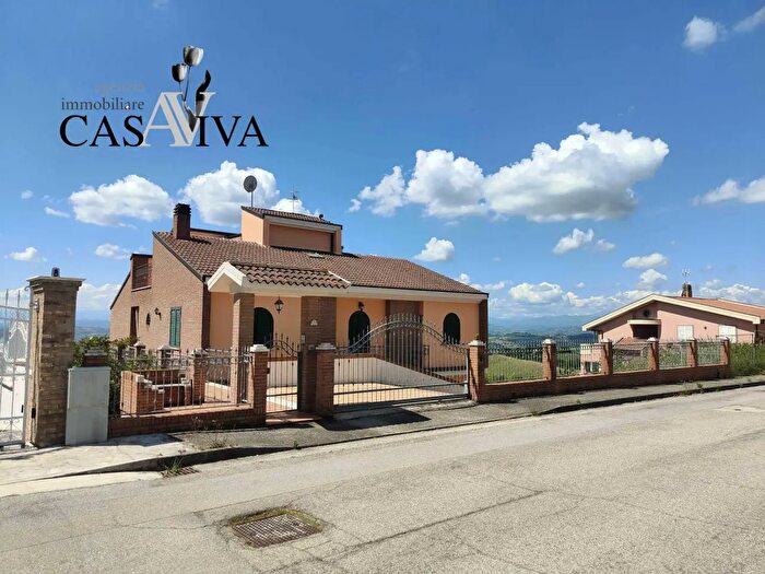 Appartamento con 5 locali in vendita in Via d Alighieri, Acquaviva Picena