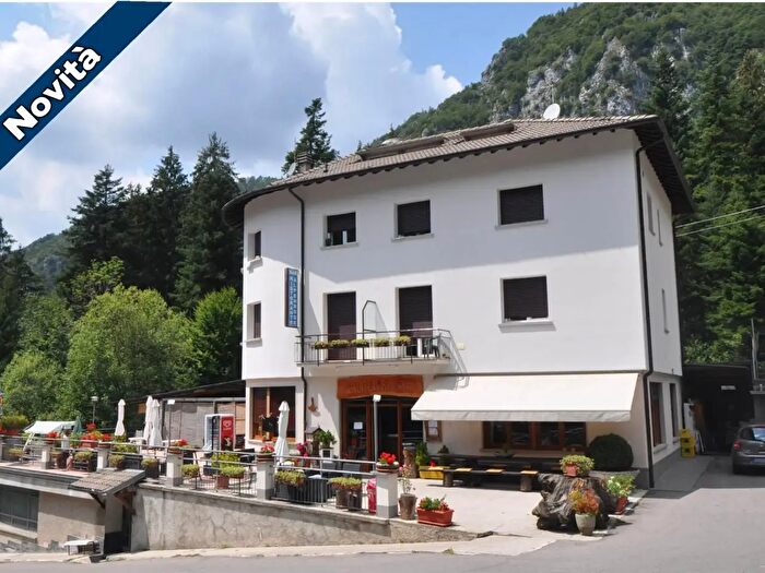 Appartamento trilocale in vendita in Via Monte Torcola, Piazzatorre
