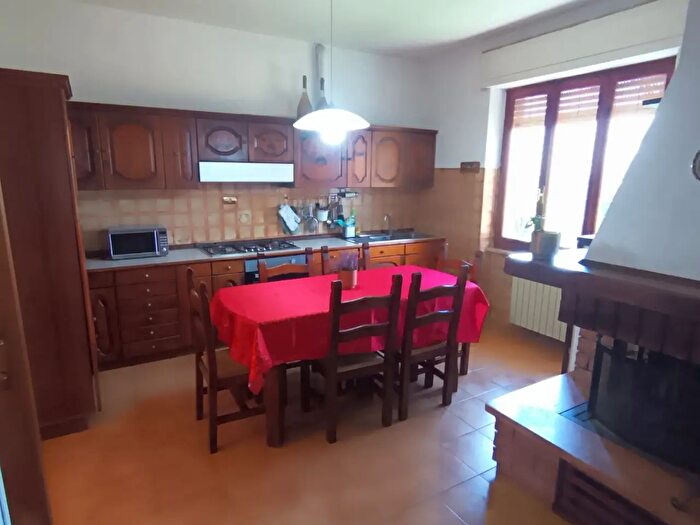 Appartamento con 5 locali in affitto in Via Isolone, Fosdinovo