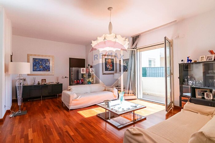 Appartamento trilocale in vendita in Via Battello, Catania