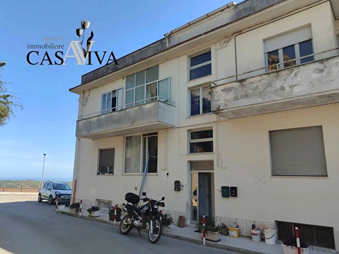 Appartamento quadrilocale in vendita in Piazza Patrioti Italiani, Acquaviva Picena