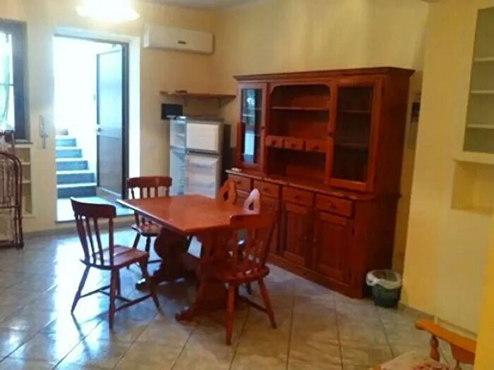 Appartamento trilocale in affitto in Via Taranto, Catanzaro