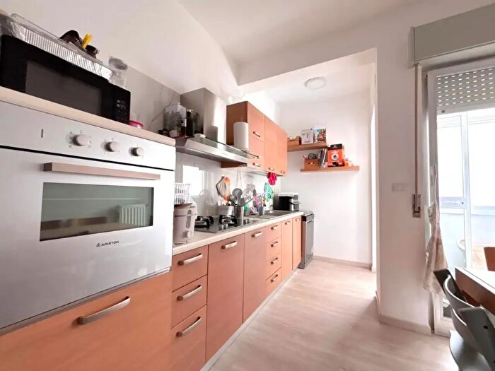 Appartamento quadrilocale in vendita in Via Turr Stefano, Palermo