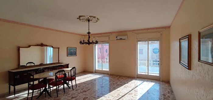 Appartamento con 5 locali in vendita in Via Alessandria Siracusa, Siracusa