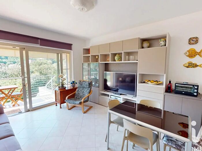 Appartamento trilocale in vendita in Via Giorgio Caproni, Arenzano