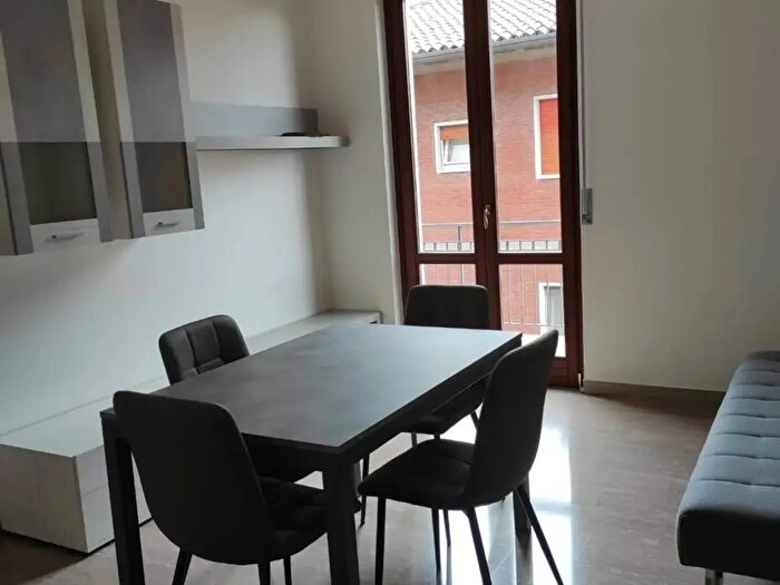 Appartamento trilocale in affitto in Via Monte Nero, Verona