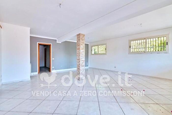 Casa quadrilocale in vendita in Via Mandorlo, Carini