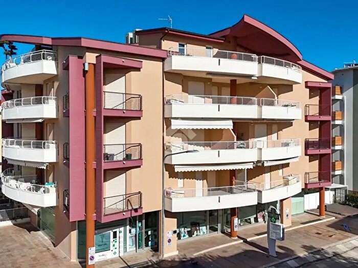 Appartamento trilocale in vendita in Via Toscana, Alba Adriatica