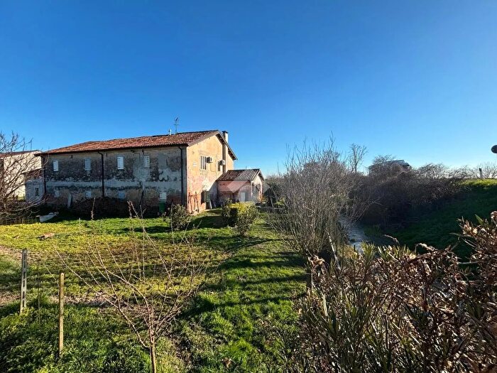 Casa trilocale in vendita in Via Roma, Stanghella