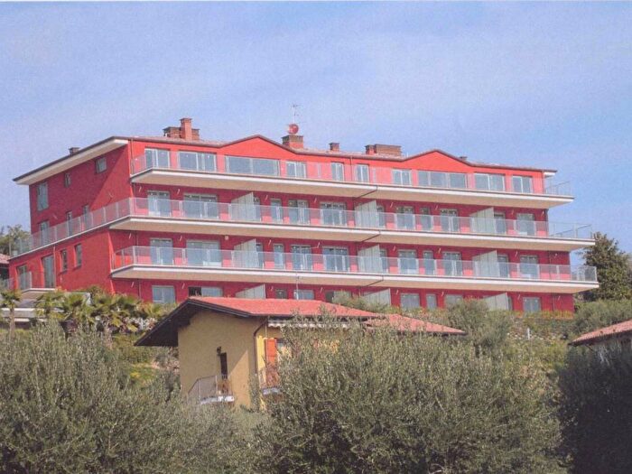 Appartamento bilocale in affitto in Via Monte Tapino, Moniga del Garda