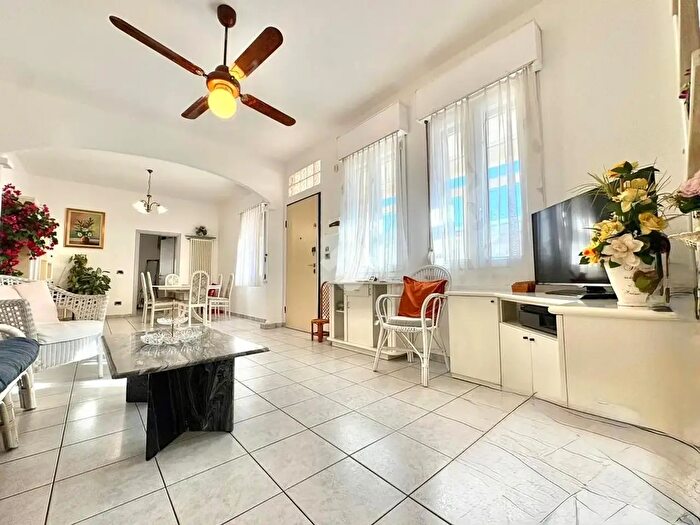 Casa quadrilocale in vendita in Viale lB Alberti, Cesenatico