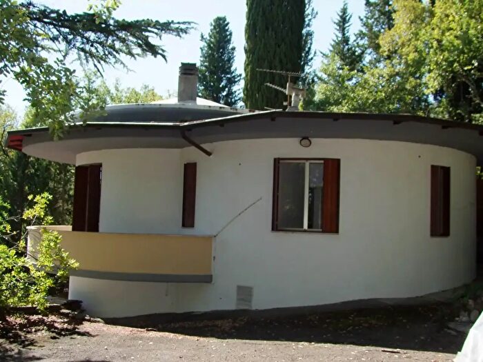 Casa con 13 locali in vendita in Pontassieve