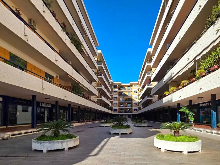 Appartamento quadrilocale in vendita in Viale Regina Margherita, Messina