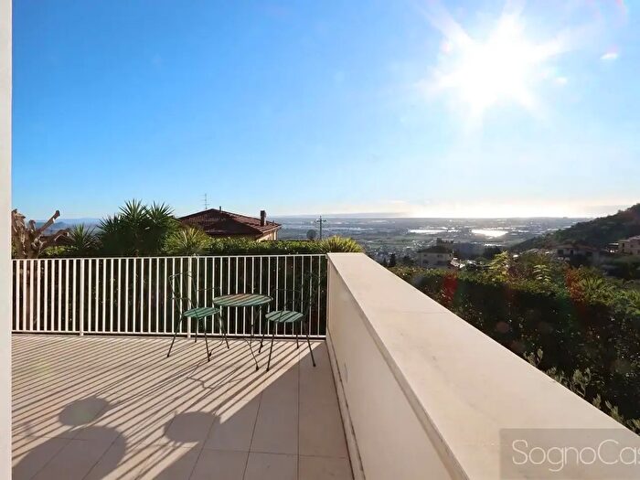 Casa con 8 locali in vendita in Via delle Sezioni, Massarosa