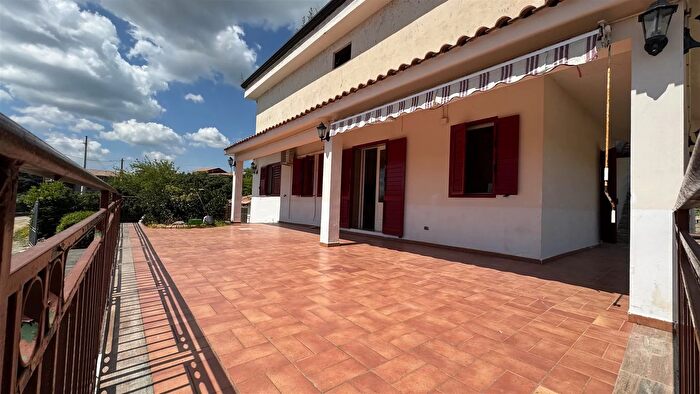 Casa con 10 locali in vendita in Contrada Montagna Snc, Militello In Val Di Catania