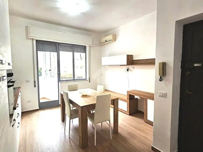 Appartamento trilocale in affitto in Via Gustavo Roccella, Palermo