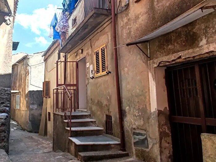 Appartamento trilocale in vendita in Vico Fontana, Girifalco