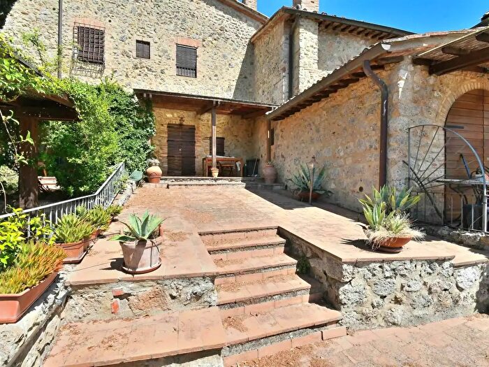 Appartamento quadrilocale in vendita in Strada di Lucciana, Casole DElsa