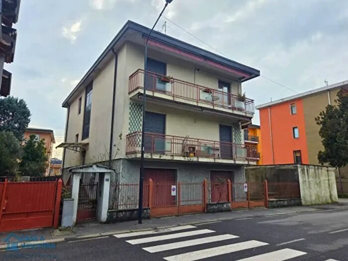 Appartamento quadrilocale in vendita in Via Giovanni Paisiello, Cinisello Balsamo