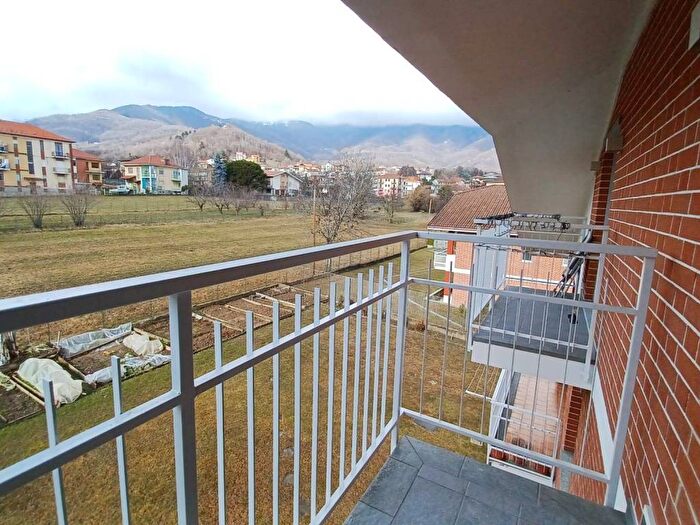 Casa trilocale in affitto in Coazze