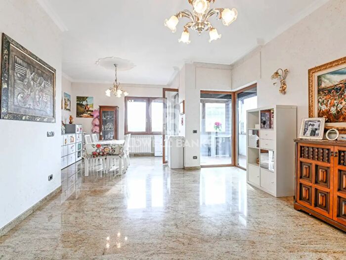 Appartamento con 5 locali in vendita in Viale Antonio Gramsci, Monterotondo