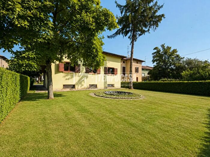 Casa con 5 locali in vendita in Via Fosdondo, Correggio