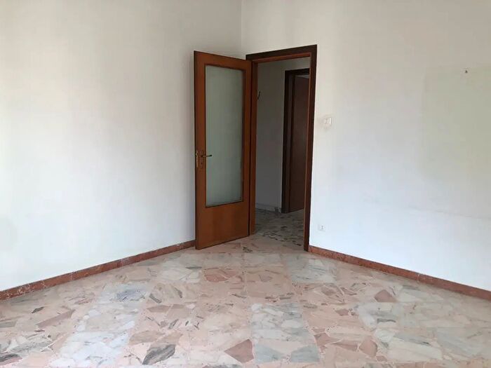 Appartamento quadrilocale in affitto in Via Rosolini, Siracusa