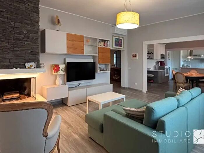 Appartamento con 5 locali in vendita in Via del Villone, Pistoia