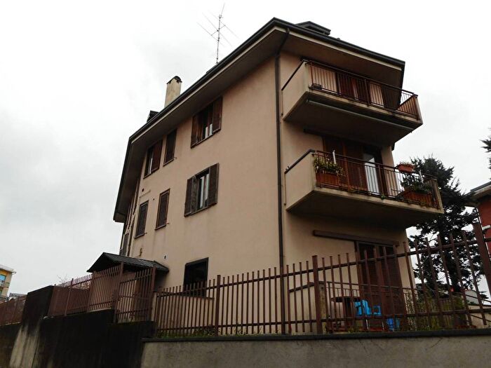 Case in Vendita e in Affitto - 3