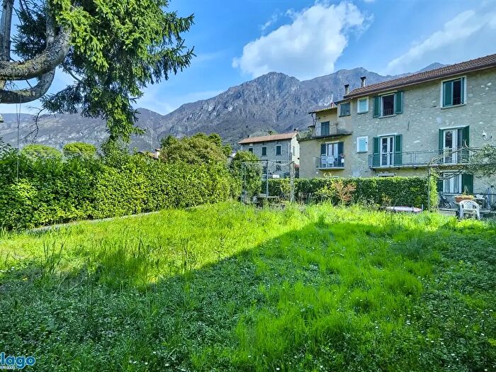 Casa quadrilocale in vendita in Via Privata di Casate Bis, Lierna