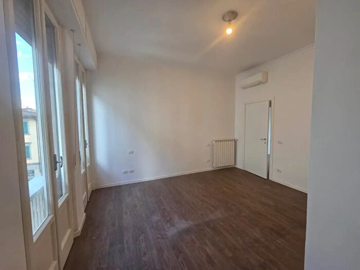 Appartamento quadrilocale in vendita in Via Orcagna, Firenze