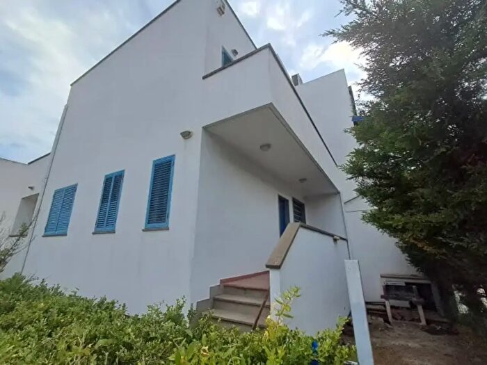 Casa con 6 locali in affitto in Villaggio Botterio, Montauro