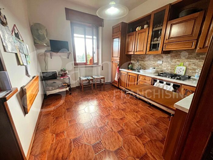 Appartamento quadrilocale in vendita in Via Clitunno, Spoleto