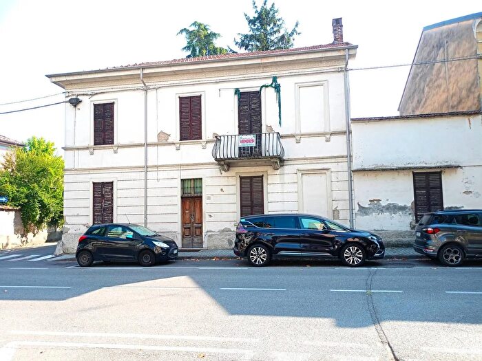 Casa con 6 locali in vendita in Via Coralli Casteggio, Casteggio
