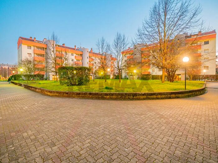 Appartamento con 5 locali in vendita in San Giuliano Milanese