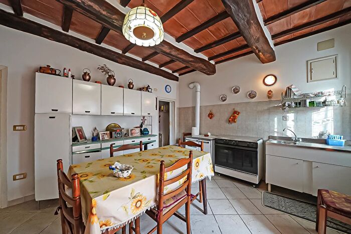 Casa trilocale in vendita in Santa Fiora