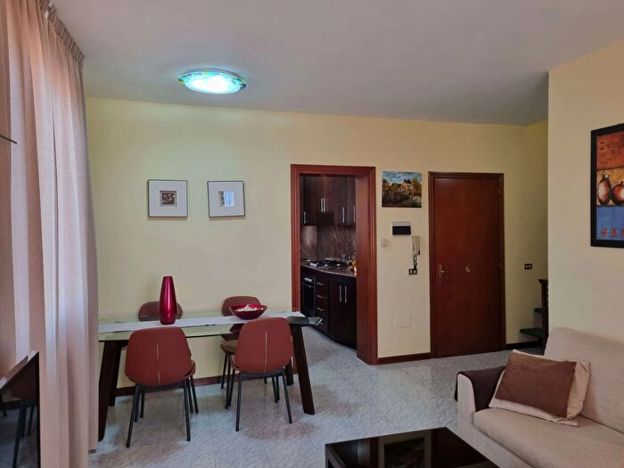 Appartamento trilocale in vendita in Piazza Umberto I, Bastia Umbra