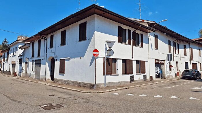 Casa bilocale in vendita in Piazza Armando Diaz, Gallarate