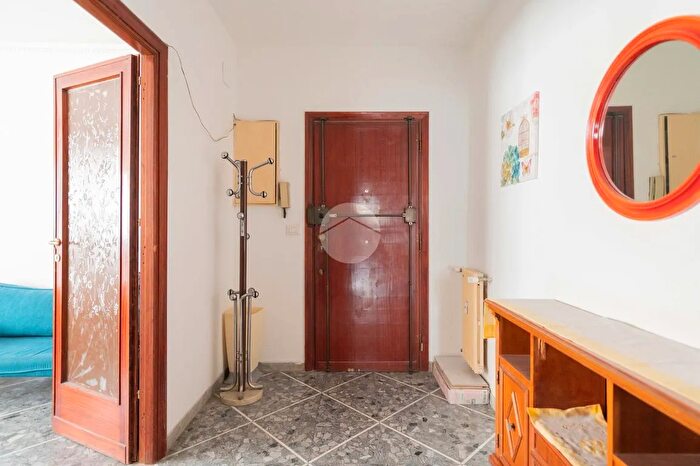 Appartamento trilocale in vendita in Via Renzo Rossi, Roma