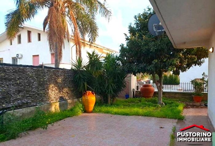 Casa quadrilocale in affitto in Via John Fitzgerald Kennedy, San Carlo Condofuri Marina, Condofuri
