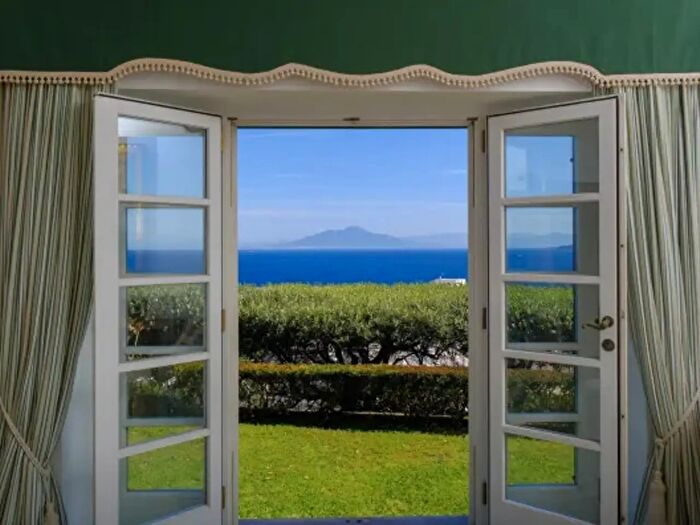 Appartamento con 5 locali in vendita in Capri