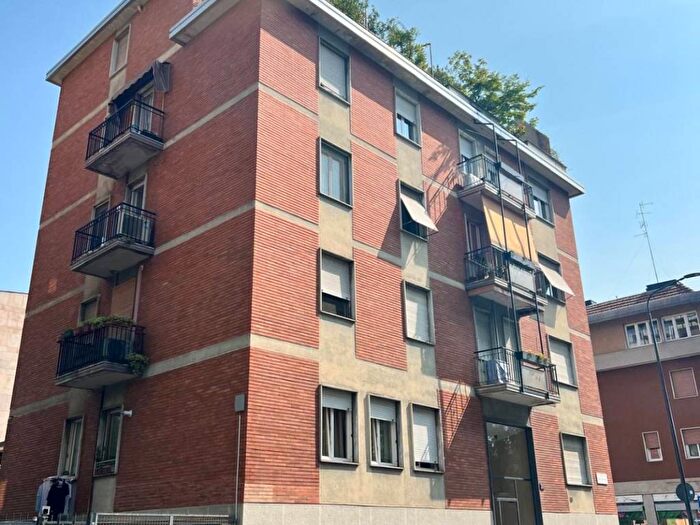 Appartamento bilocale in affitto in Via Monte San Genesio, Dergano, Milano