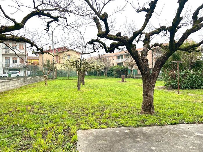 Casa con 5 locali in affitto in Via Francesco Petrarca, Battaglia Terme