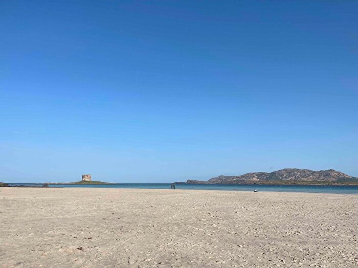 Casa con 8 locali in vendita in Stintino