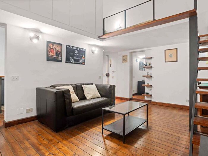 Appartamento bilocale in affitto in Via Montebello, Repubblica, Roma