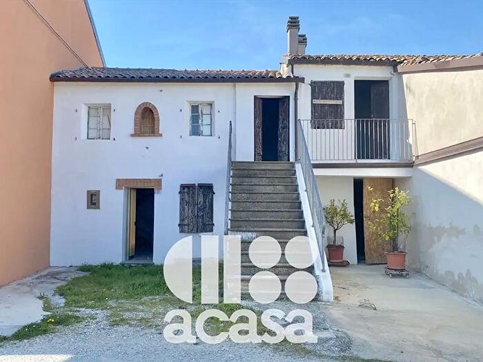 Casa con 6 locali in vendita in Sogliano Al Rubicone