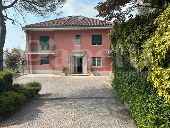 Casa in vendita in Lecco