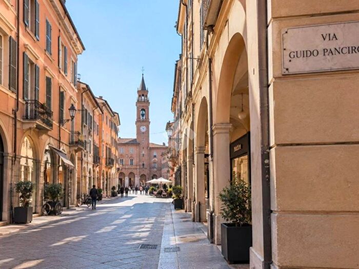 Appartamento bilocale in affitto in Via Panciroli, Centro Storico, Reggio Emilia