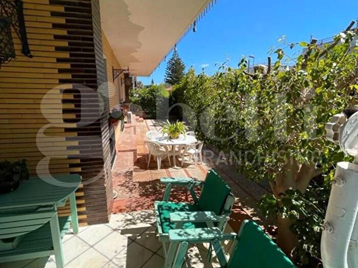 Casa con 5 locali in affitto in Viale Giunone, Mondello Valdesi, Palermo