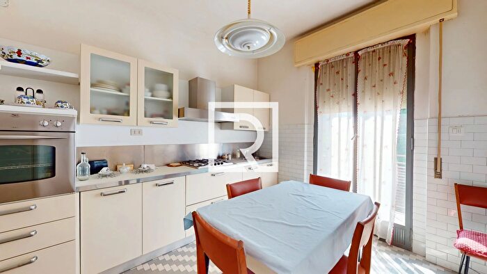 Appartamento con 6 locali in vendita in Carlo Bricè Forlì, Forli